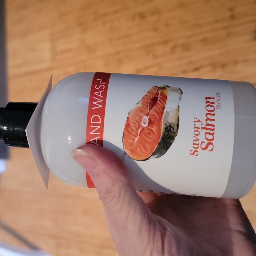 Assorted Skincare and Beauty Products - Picture 14 of 16